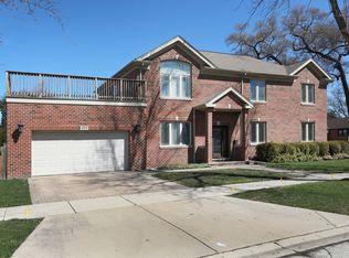 6000 Capulina Ave, Morton Grove, IL 60053