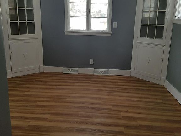 2nd image of 1060 W 12th St