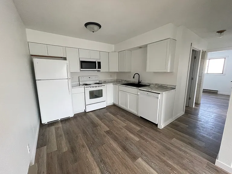 915 Genrich St #2 — Photo 2