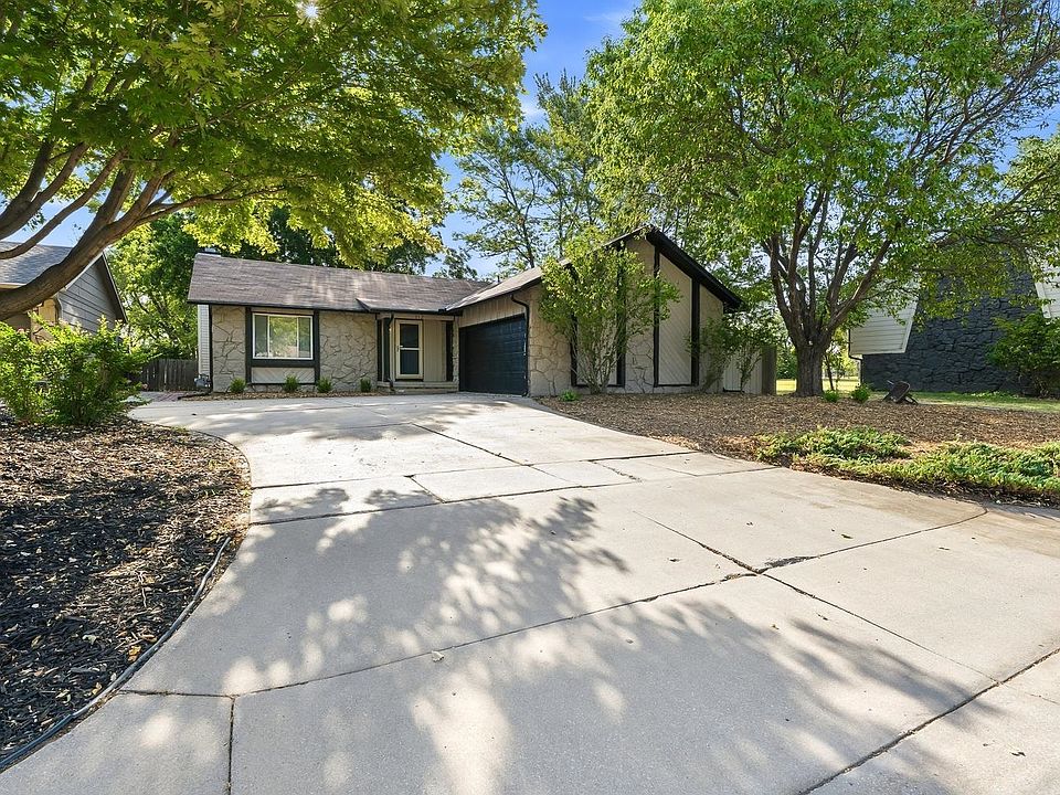 1st image of 112 N Summitlawn Cir