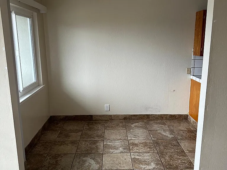 151 Eastmoor Ave — Photo 8