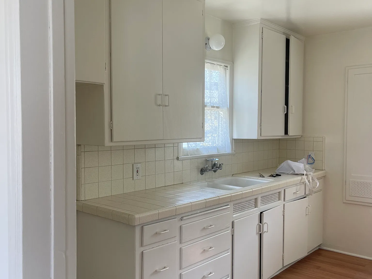 6922 Glasgow Ave — Photo 2