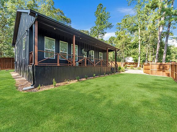 4th image of 20865 Dogwood Ln