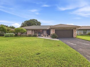 653 NW 100th Ln, Coral Springs, FL 33071