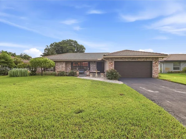 653 NW 100th Ln, Coral Springs, FL 33071
