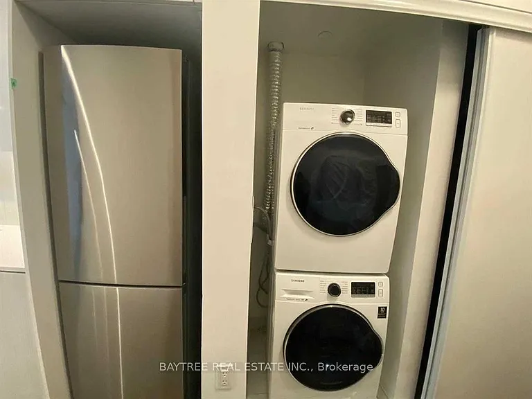 195 Redpath Ave #1001 — Photo 4