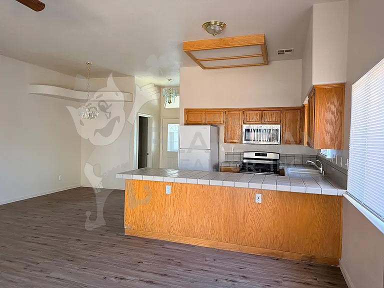 2974 Westminster Ct — Photo 5