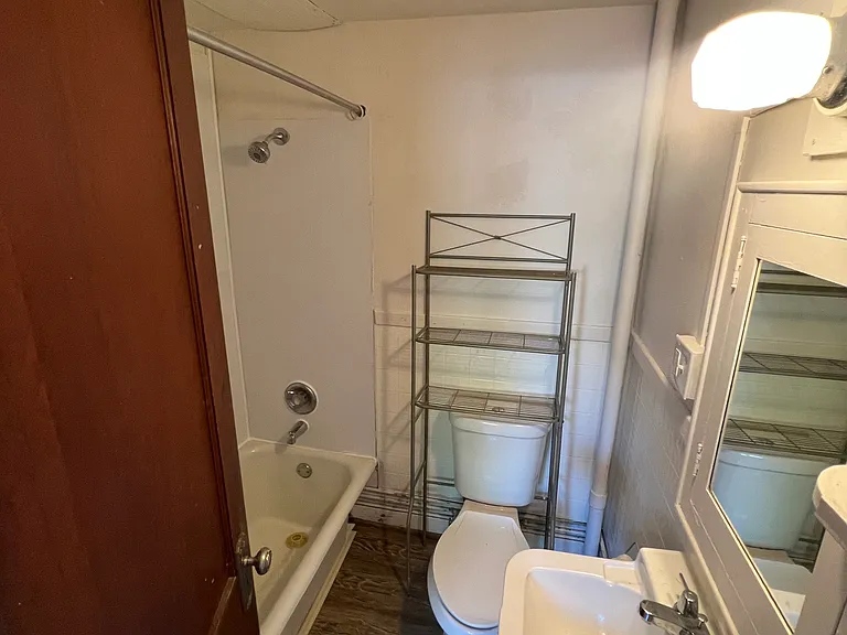 910 Greenwood Ave #5 — Photo 7