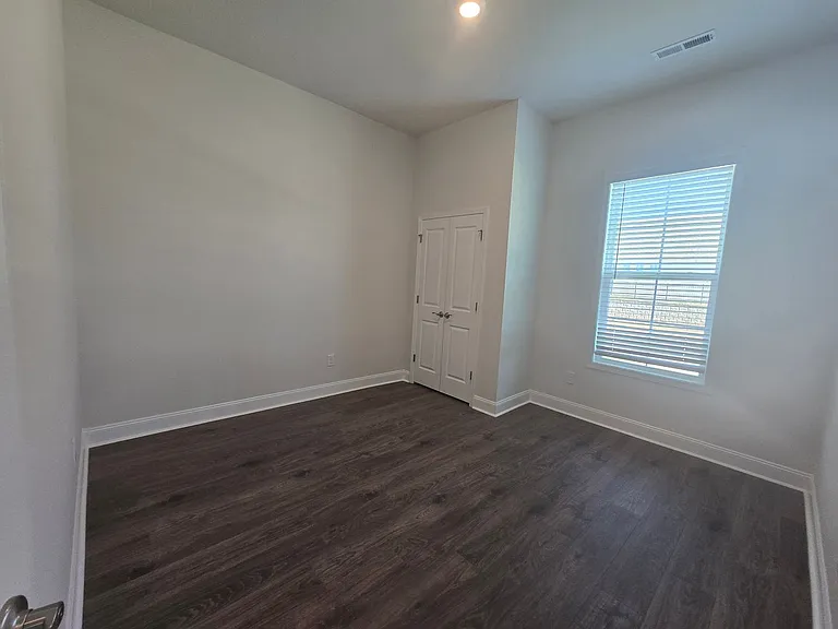 200 Mary Montrose Blvd — Photo 18