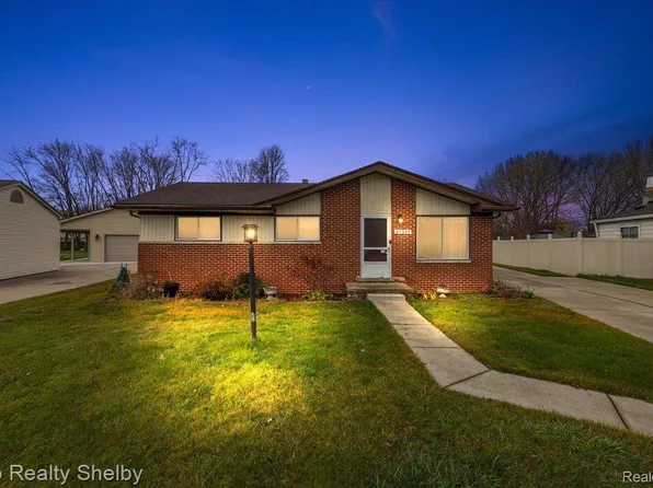 47947 Pheasant St, Chesterfield, MI 48047