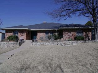 1915 Briarcrest Ln, Arlington, TX 76012