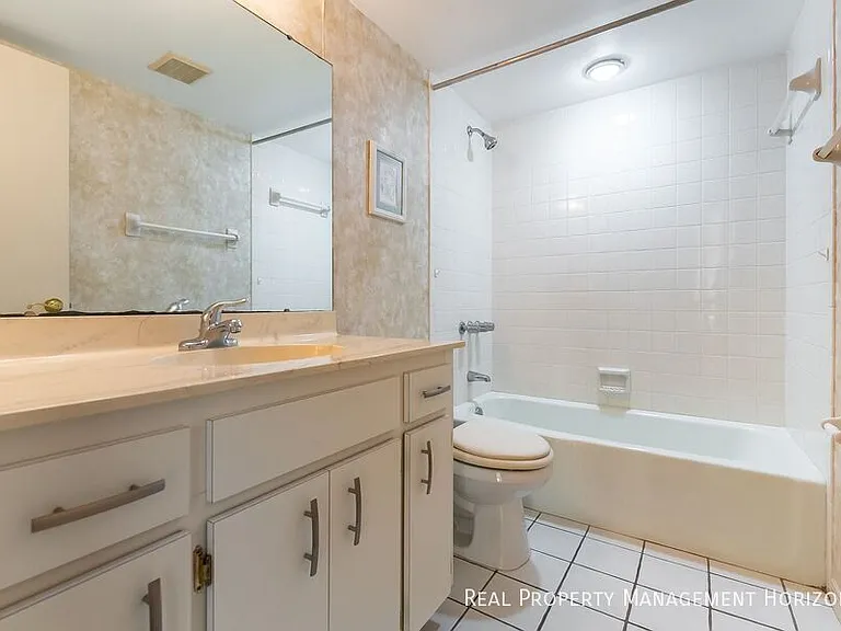 4813 Independence Dr — Photo 14