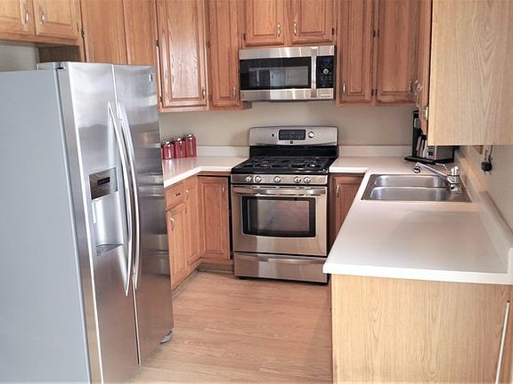 2nd image of 3927 N Galesburg Ave