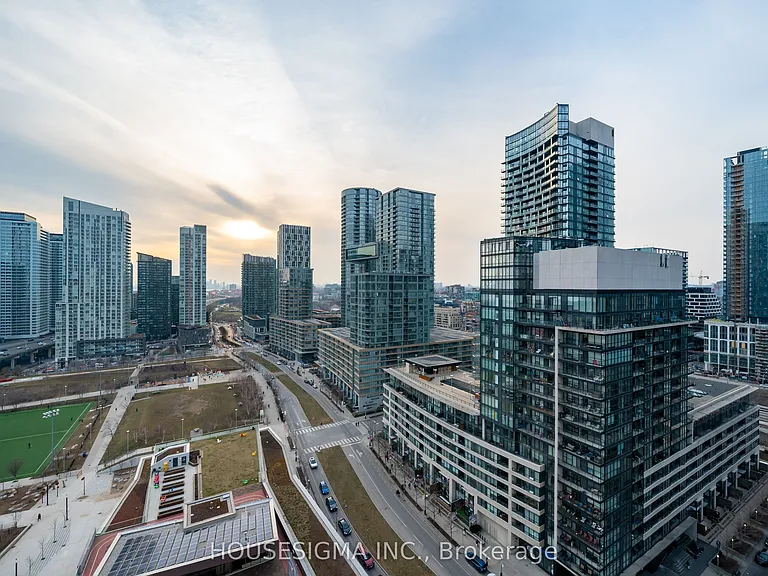 15 Fort York Blvd #1601 — Photo 14