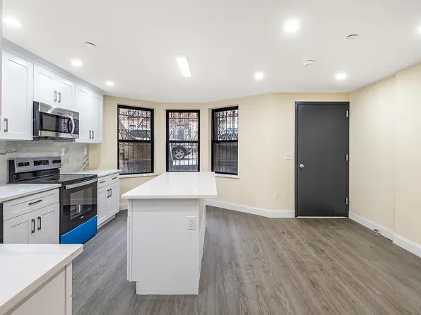 946 Saint Nicholas Avenue image 5 of 12