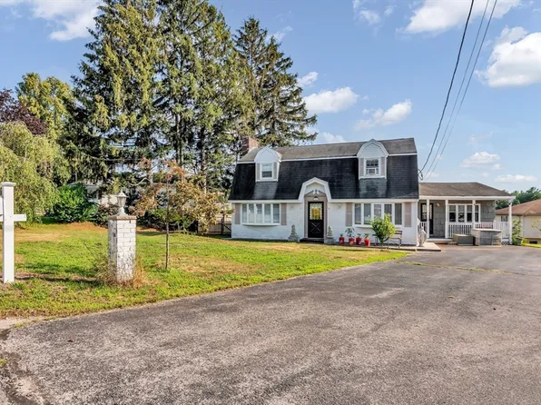 1496 Varnum Ave, Lowell, MA 01854
