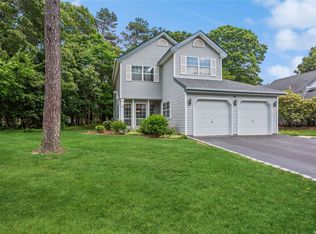 10 Huntingdale Way, Middle Island, NY 11953