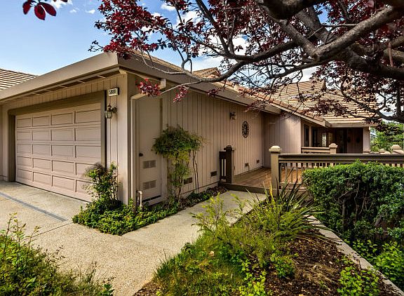 4th image of 5988 Dry Oak Ct