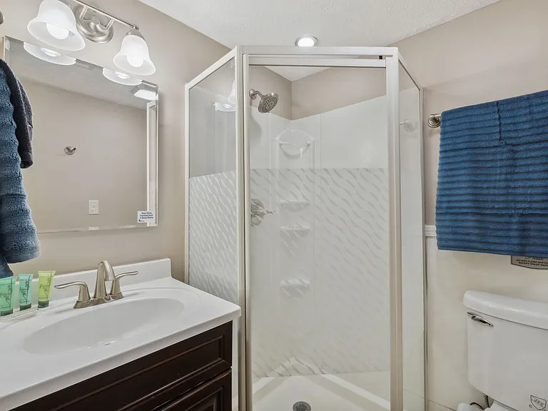 124 Robin Ln — Photo 19