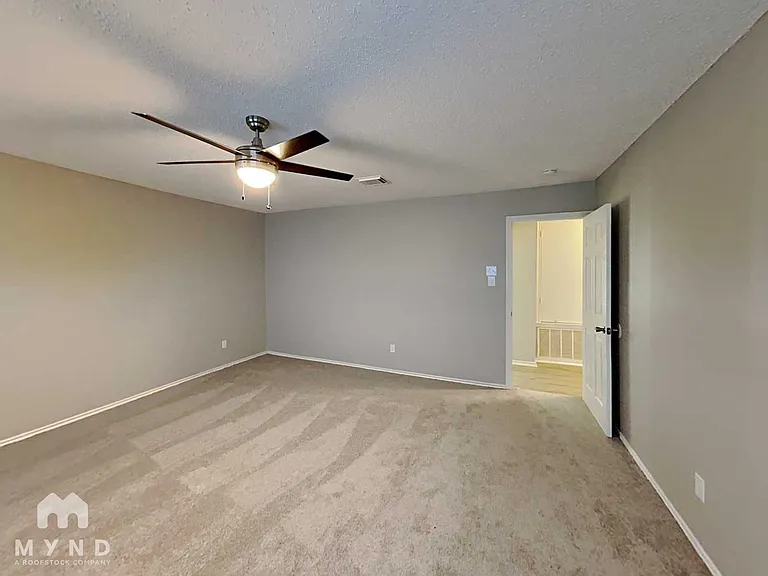9703 Cameron Crk — Photo 12