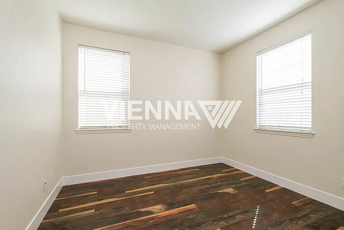 3217 Village Center Dr — Photo 11