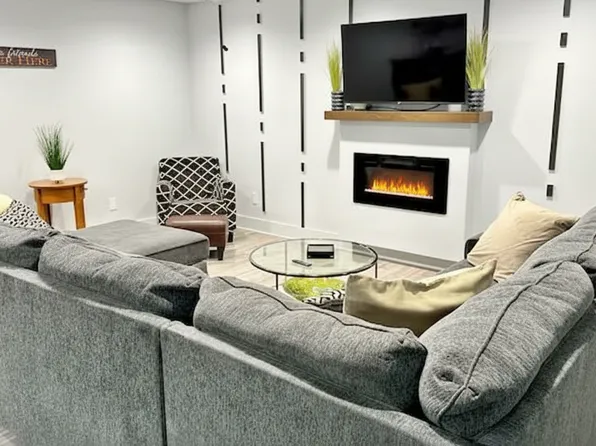 2387 Highpoint Rd, Snellville, GA 30078