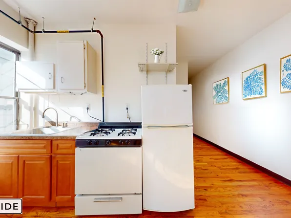 328 East 14th Street image 4 of 8