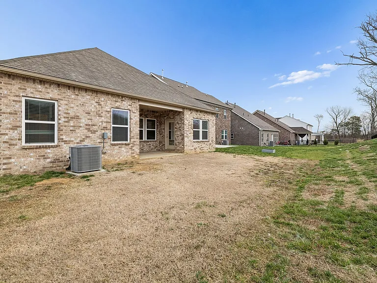 428 Triple Crown Cir — Photo 25