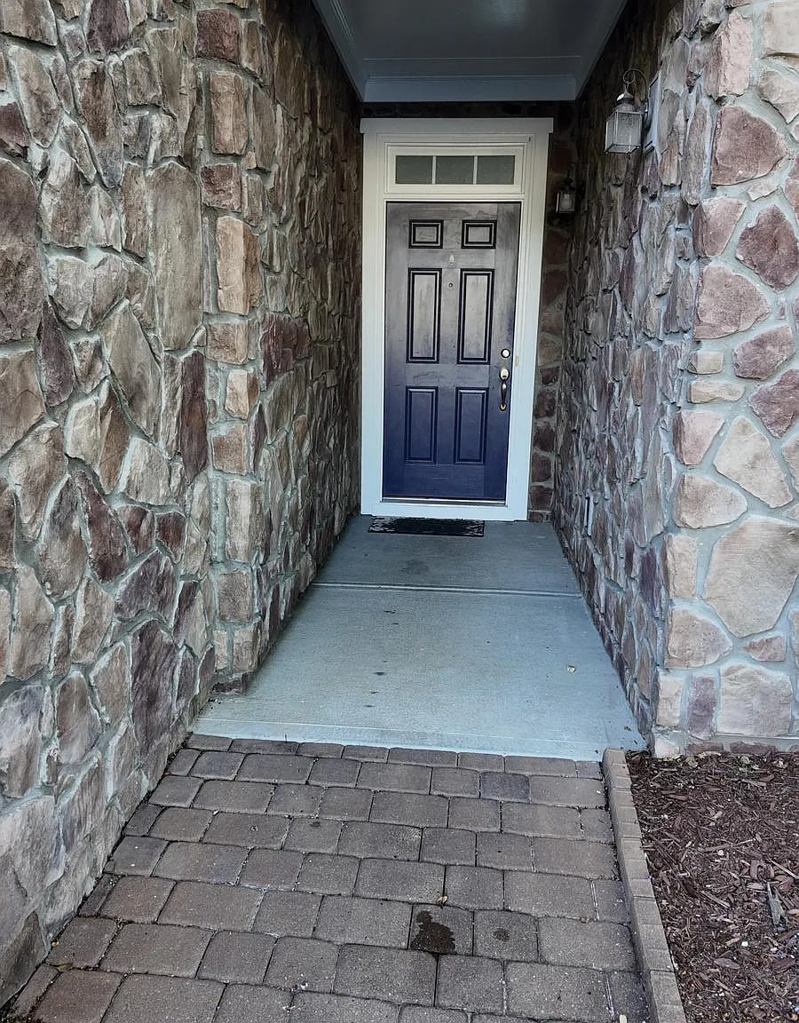 2 bed, 2.5 bath, $1,950 — Photo 2