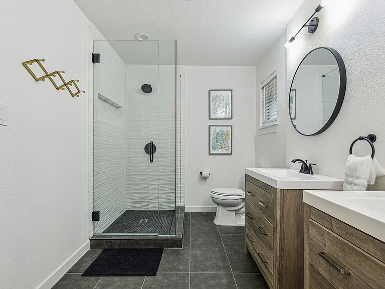 2015 Camelot Dr — Photo 19
