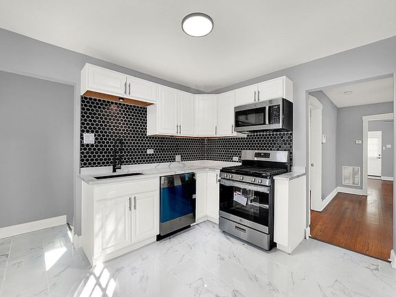 4th image of 1105 Ferdinand Ave