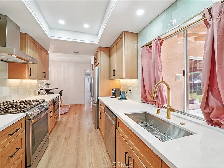 1500 Country Club Dr — Photo 17