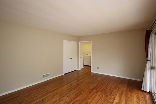 5th image of 101 N Grand Ave Unit 9
