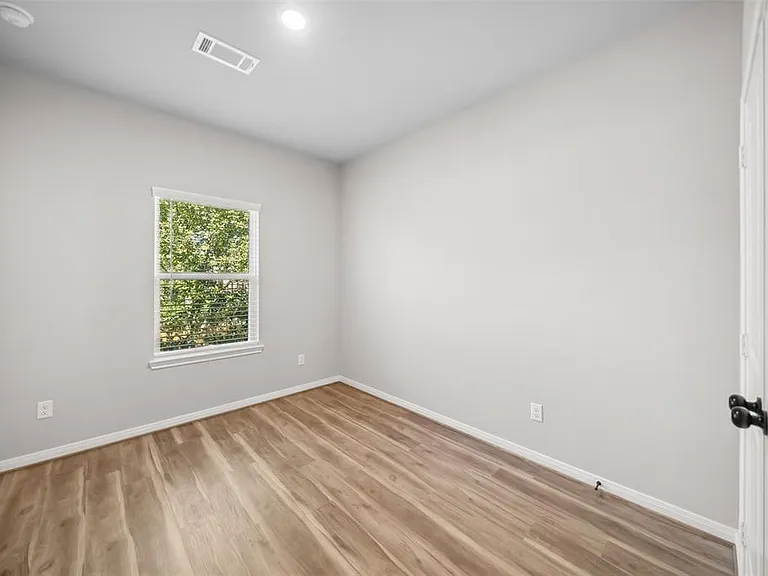800 N Thompson St — Photo 16