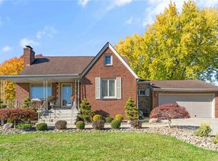 576 Breetz Dr, Campbell, OH