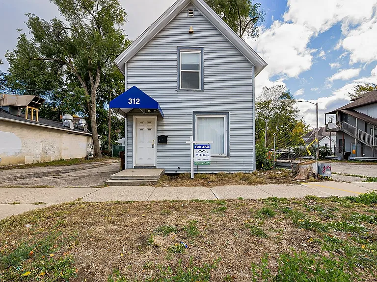 312 Ballard St — Photo 24