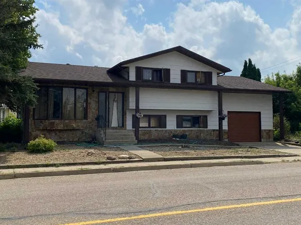 5138 N 48th St, Lacombe, AB T4L 1J3