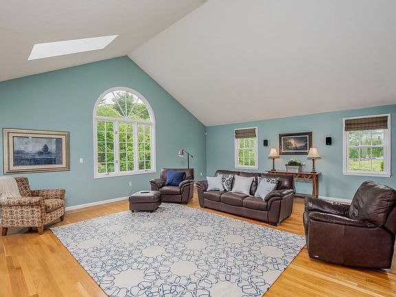 5th image of 226 Westford St