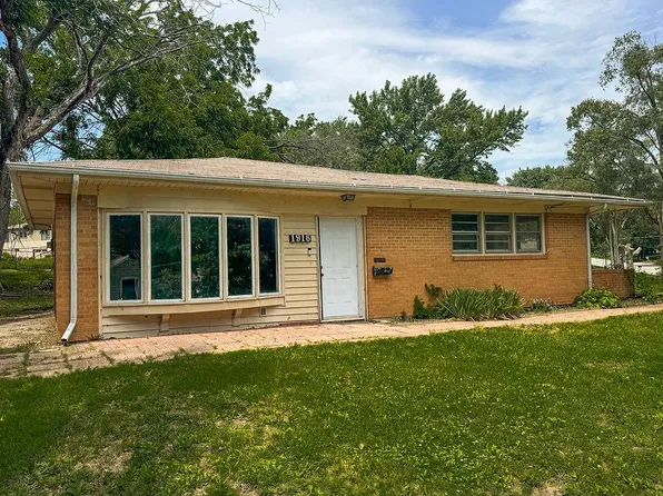 1916 2nd Ave, Leavenworth, KS 66048
