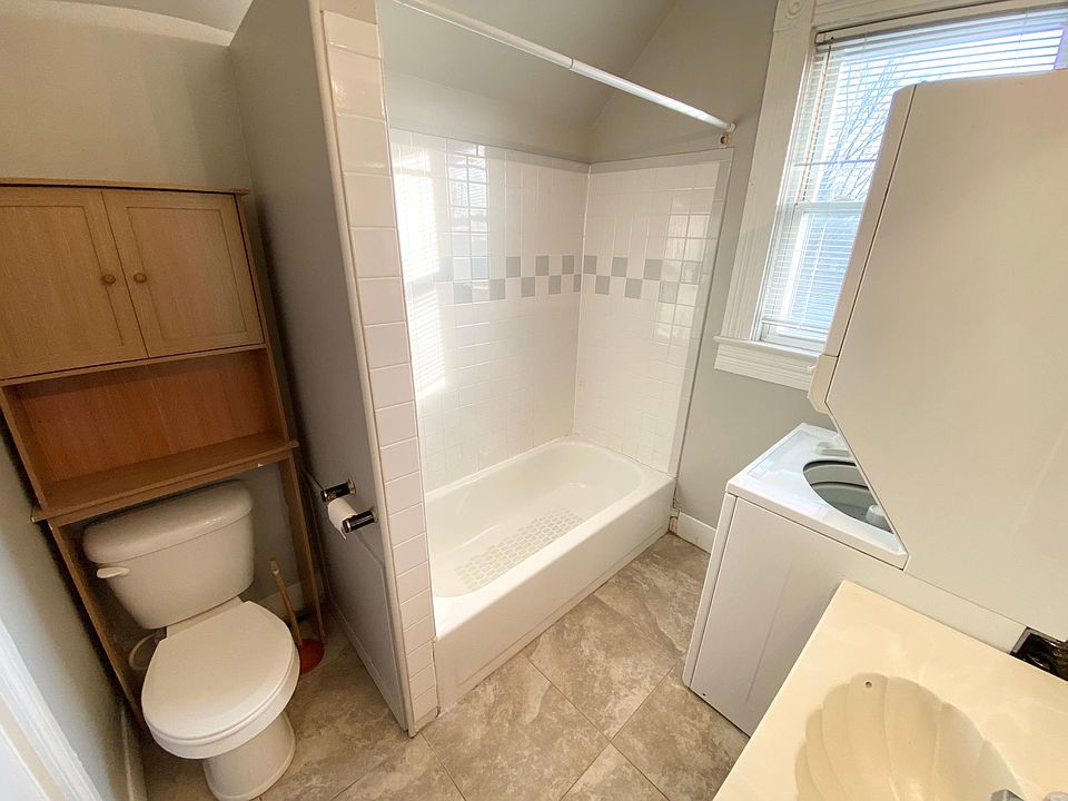 2nd image of 1218 Kossuth St #3
