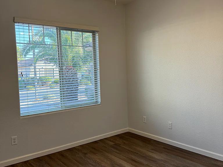 951 E Cherry Hills Dr — Photo 12