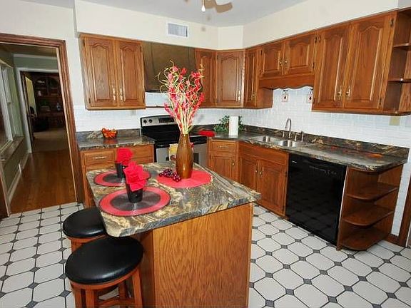 Spacious kitchen