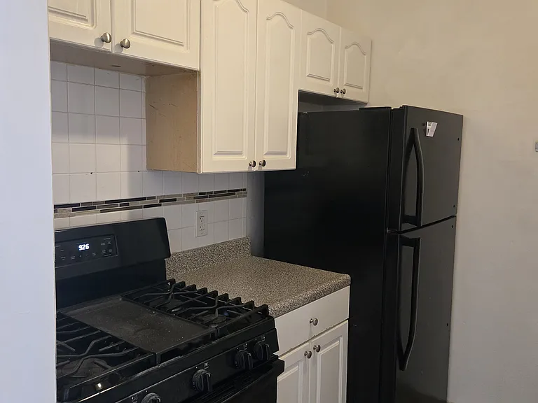 1733 Montgomery Ave #2 — Photo 1