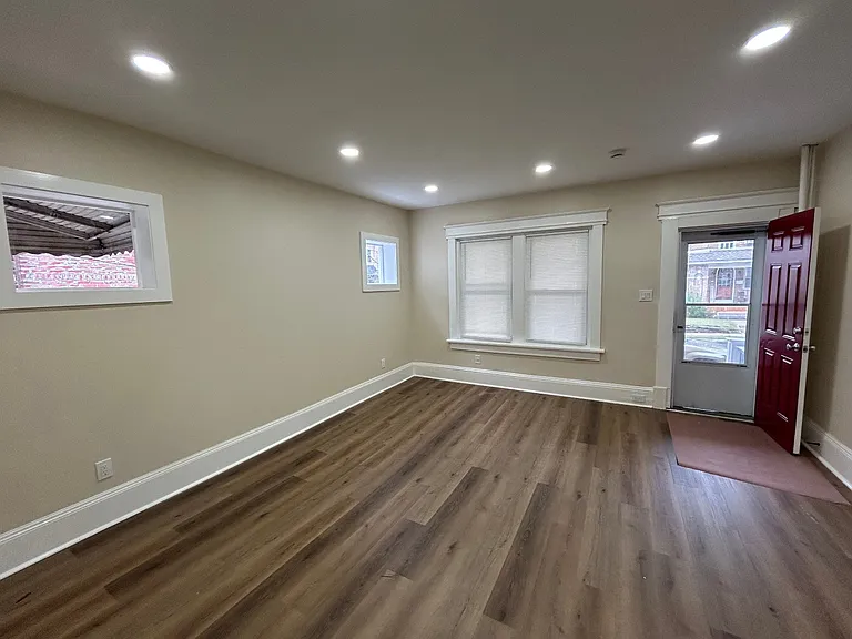 110 Lee Ave #1 — Photo 4