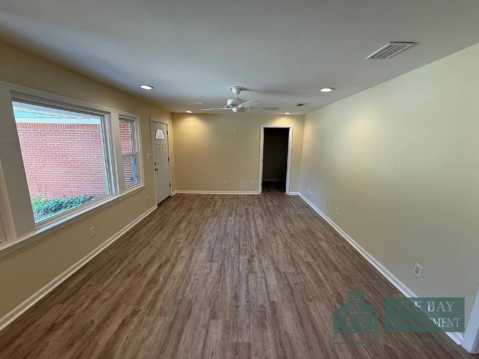 5 bed, 3.0 bath, $1,950 — Photo 2