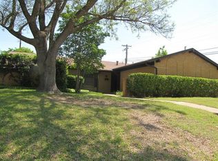 300 Clary Dr, Mesquite, TX 75149
