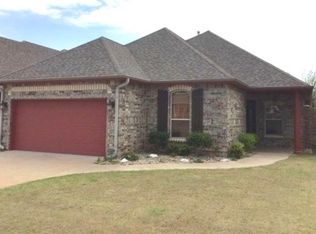 6910 NW Maple Dr, Lawton, OK 73505
