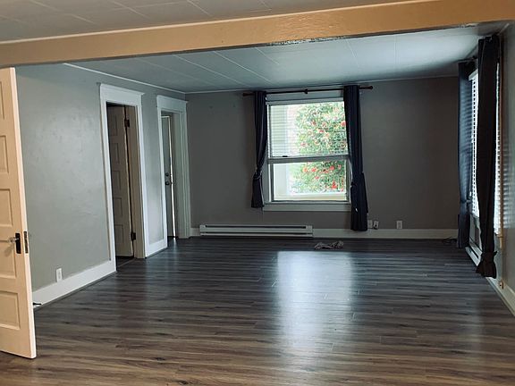 4th image of 648 Pleasant Ave