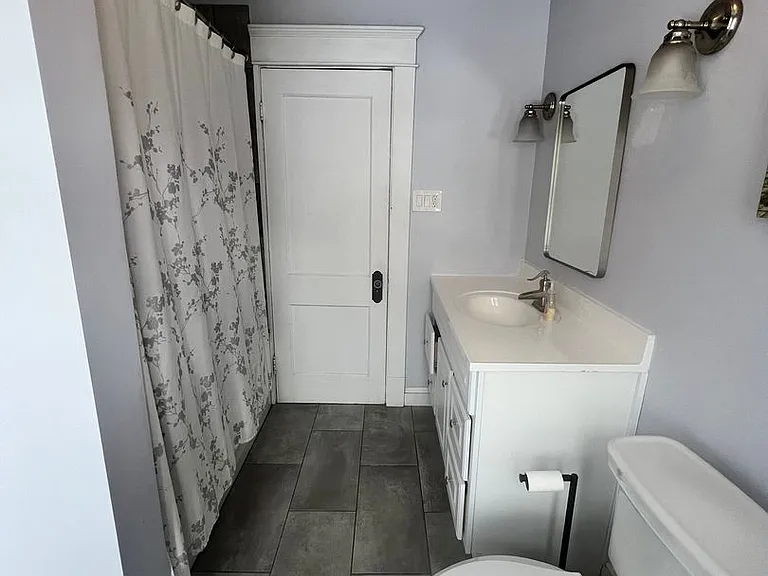 184 Hartford Ter — Photo 24