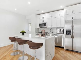 132 E 40th St, Brooklyn, NY 11203